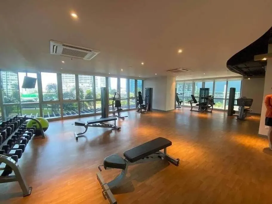 A2J Luxury 3Br Suite Near Uptown Mall Bgc Taguig Manila